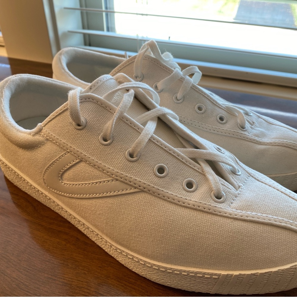 NWOT *NEVER WORN* Tretorn Shoes (Nylite canvas w/white “check”)